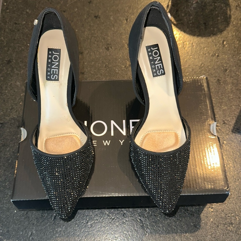 Black jones New York pumps size 7.5